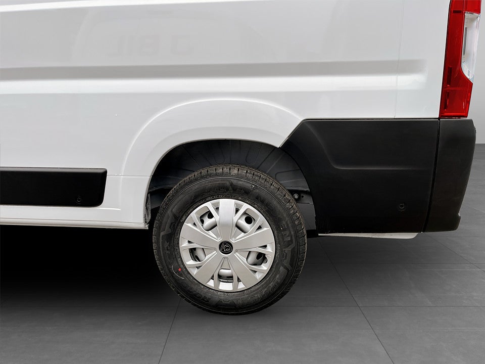 Bild på Peugeot Boxer BlueHDi 140hk Aut L3H2 - OMGÅENDE LEVERANS!