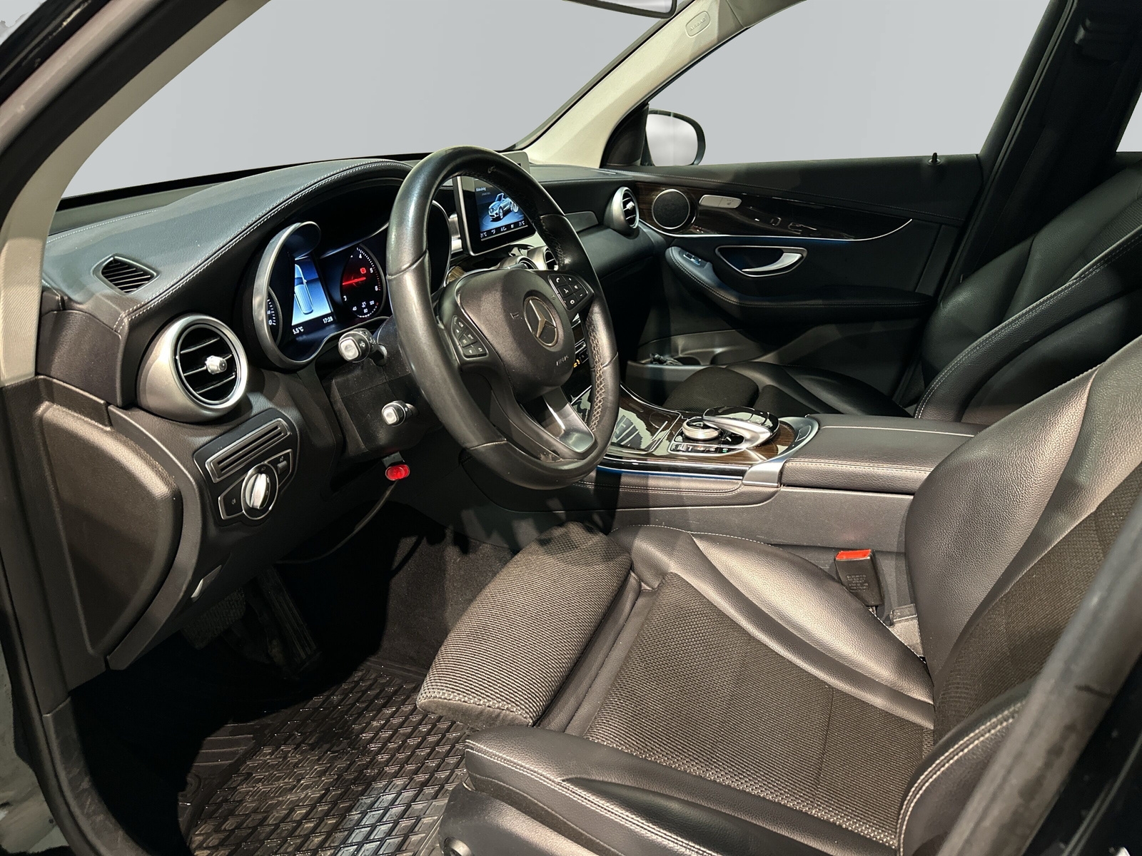 Mercedes-Benz GLC 220 d 4MATIC 9G Drag 2018, kuva 7/32