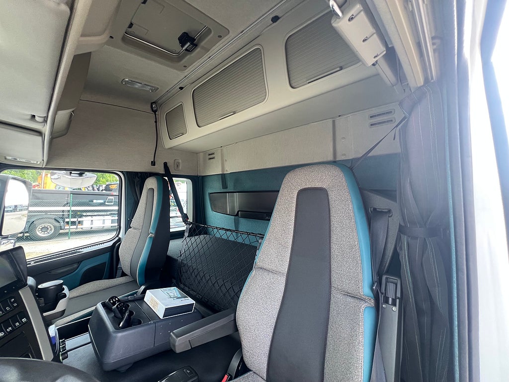 Volvo FM13 410 6x2 Skåpbil, *17 400 Mil*, Euro 6