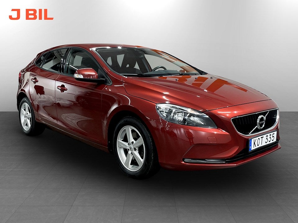 Volvo V40 Kinetic T2 122hk - DRAG, BACKSENSORER