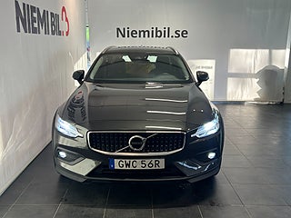 Volvo V60 Cross Country D4 AWD Aut Momentum Pro Dvärm/Kamera/Dragkrok – bild 2