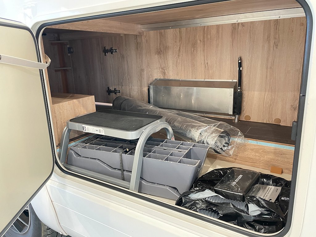 Eura Mobil Profilia RS 730 EB /ALDE/Solcell/L-bädd/Badrum bak - Eura Mobil