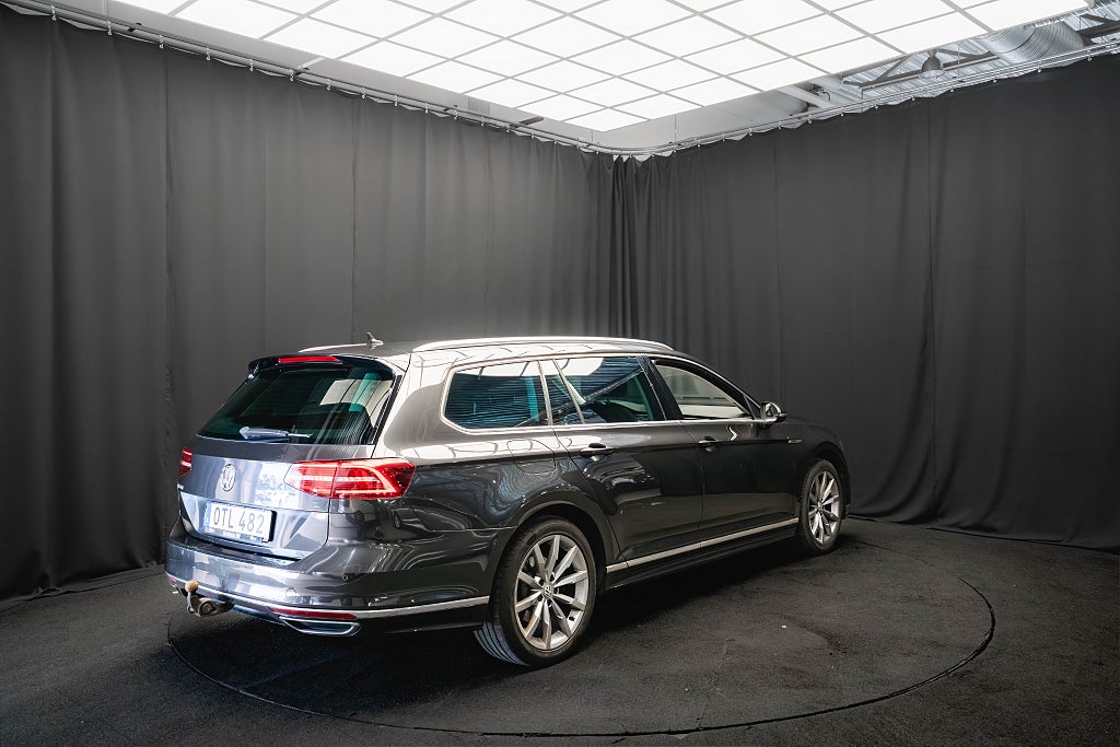 Volkswagen Passat TDI 4Motion R-Line LÄDER D-VÄRMARE DRAG KAMERA COCKPIT