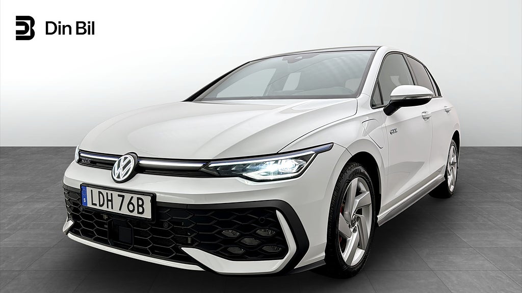 Volkswagen Golf GTE 272 DSG /Panorama/Led-Matrix/Navi9"