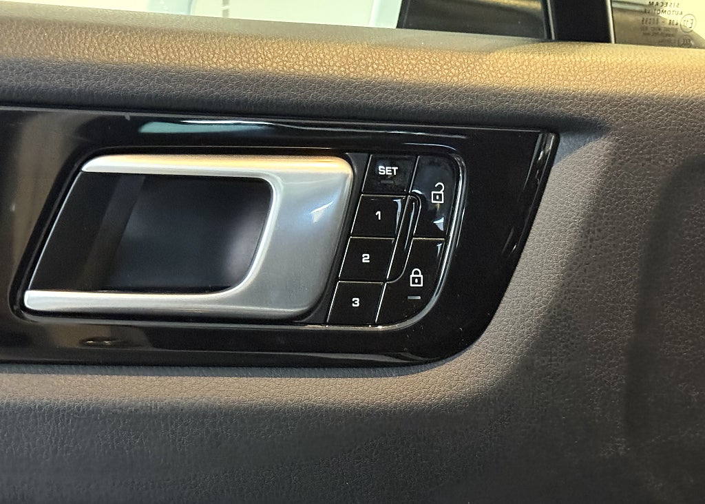 Porsche Cayenne TipTronic S 340HK PANORAMA BOSE LÄDER VÄRMARE