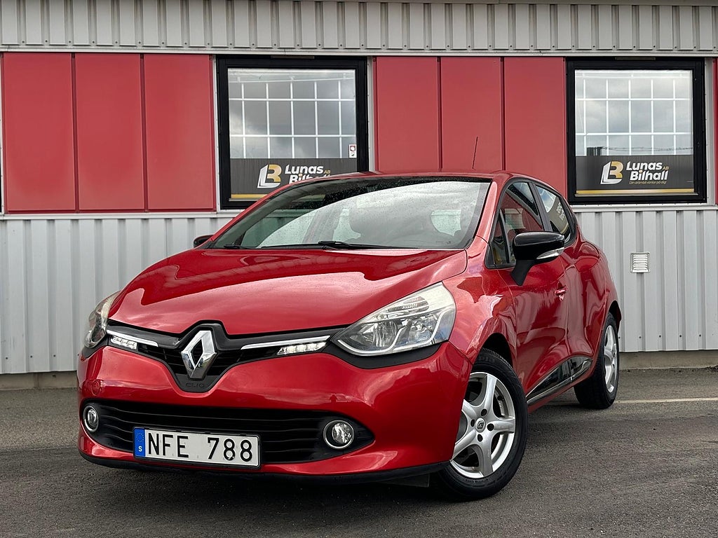 Renault Clio 1.2 Euro 5/Ränta 3,45%/Låga mil 2800mil/NyServad/2Ägare
