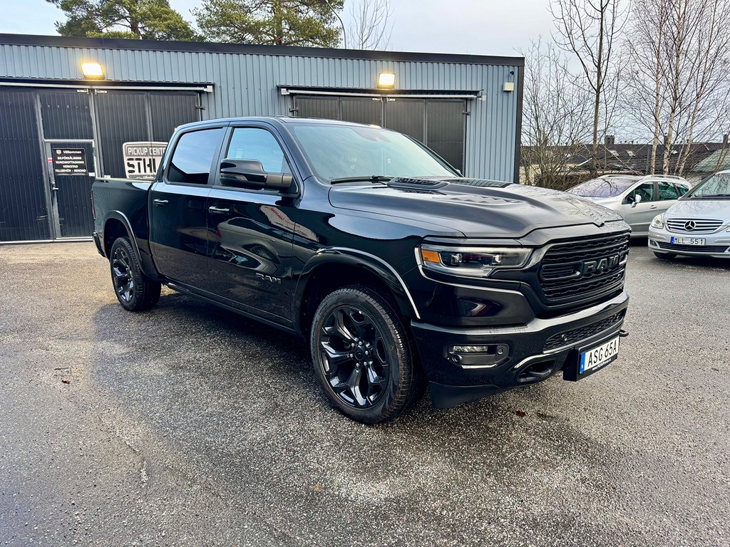 Dodge RAM Crew Cab Limited Night HEMI 4WD