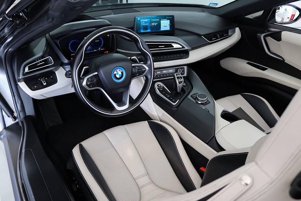 BMW i8 Roadster Laser Light HuD 360° Navi