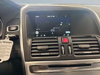 Volvo XC60 D4 AWD S&V-hjul/Drag/Värmare/BLIS/Rattvärme/Adaptiv – bild 11