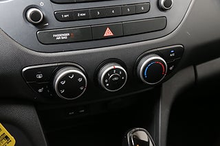 Halvkombi Hyundai i10 14 av 17