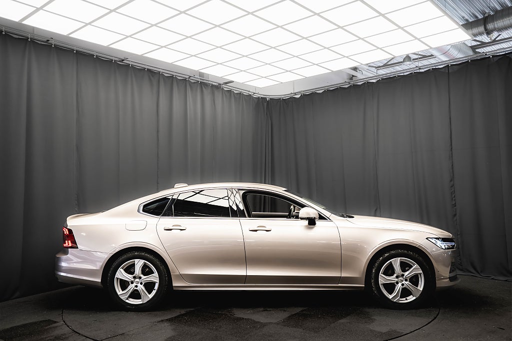 Volvo S90 B4 KOMFORTSTOLAR LÄDER KAMERA B-VÄRM MINNE GOOGLE MOMS
