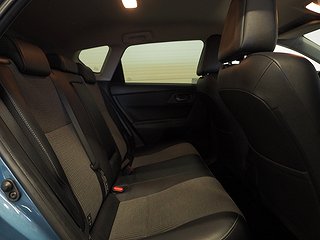 Halvkombi Toyota Auris 17 av 29