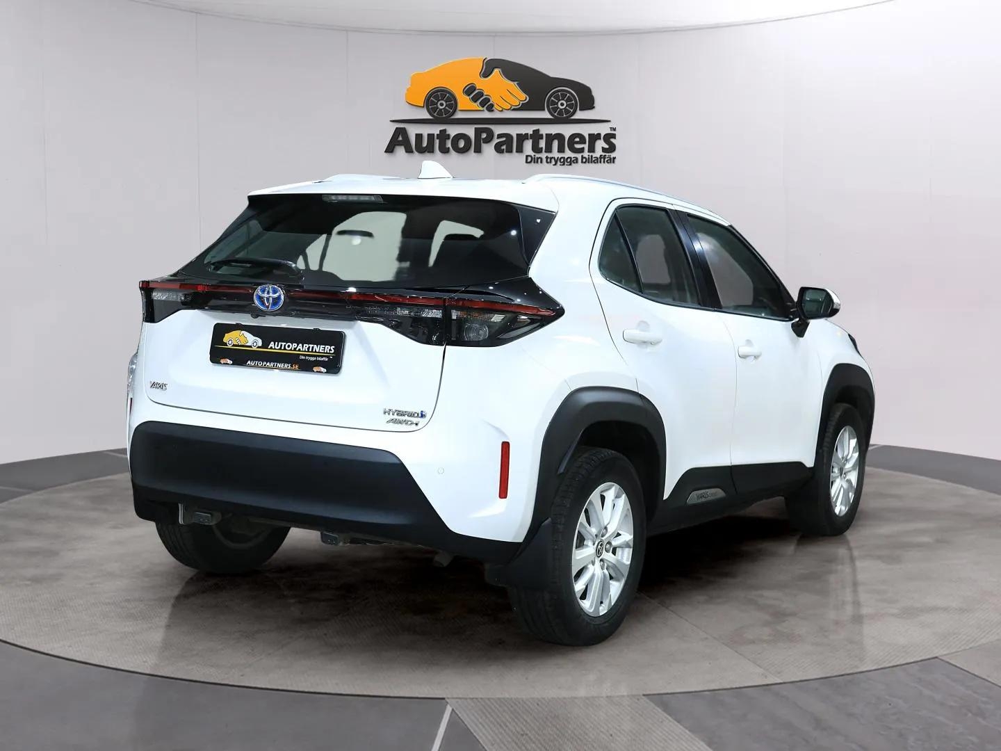 Toyota Yaris Cross Hybrid AWD-i e-CVT 2022, bild 7/61