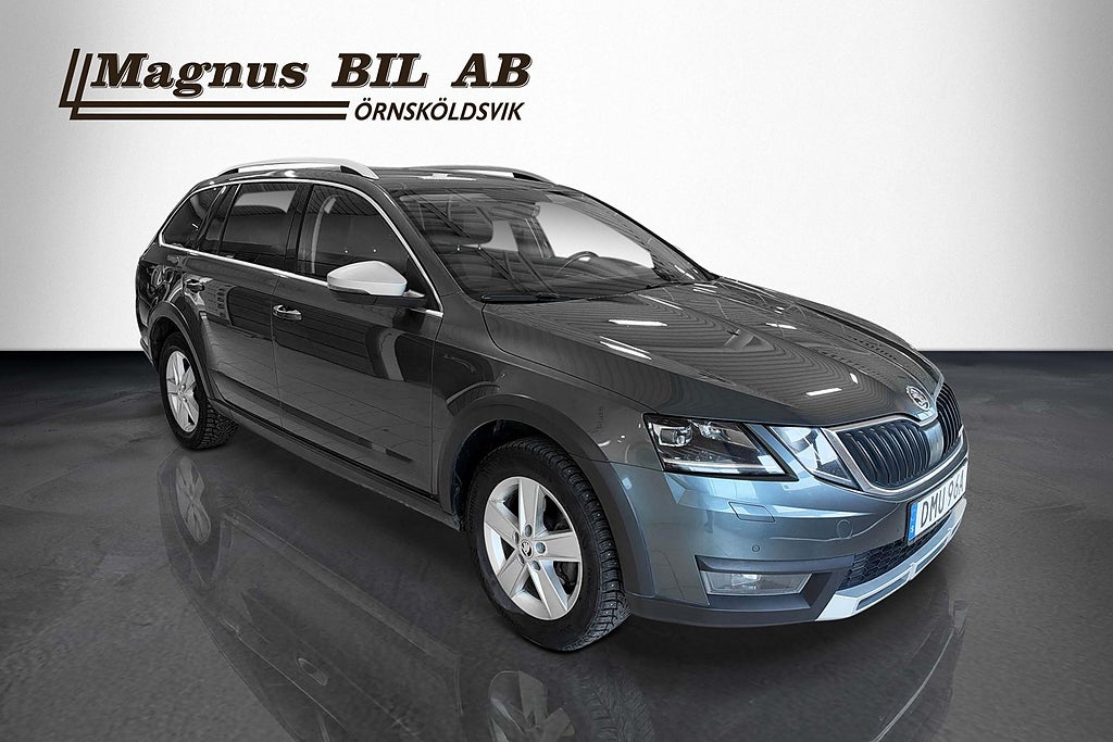 Skoda Octavia Scout 2.0 TDI SCR 4x4 Premium D-värm Kamera Drag Sov Hjul  miniatyr 2