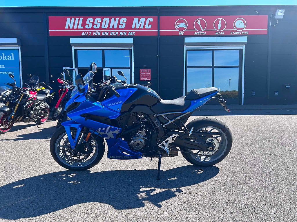 Suzuki GSX-8R ( 98mil) 