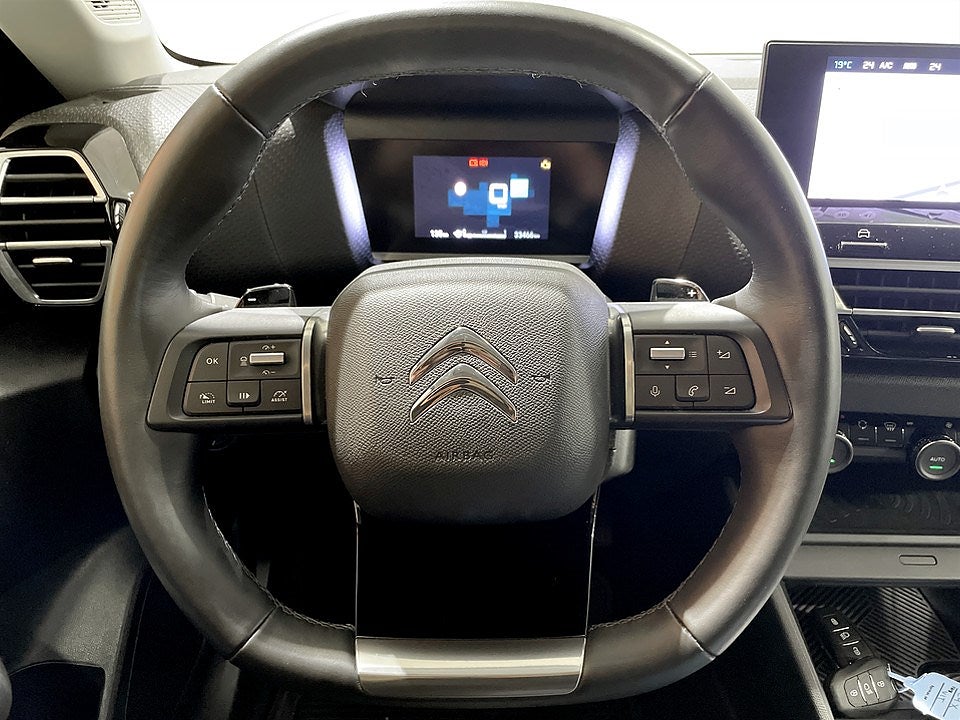 Bild på Citroën C4 X Shine 1.2 PT 130hk Aut - 360-KAMERA, CARPLAY