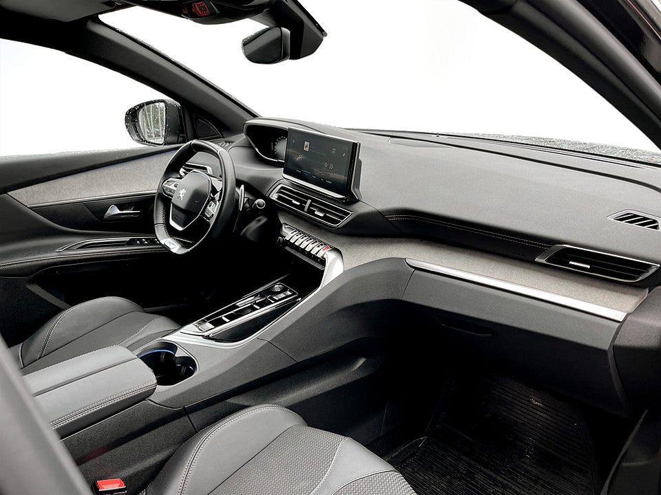 Bild på Peugeot 5008 GT 1.2 PT 130hk Aut 7-SITS B-KAMERA CARPLAY