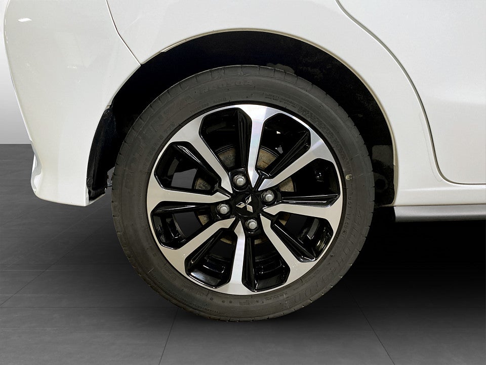 Bild på Mitsubishi Space Star Elegance 1.2 CVT 71hk Aut  BACKKAMERA