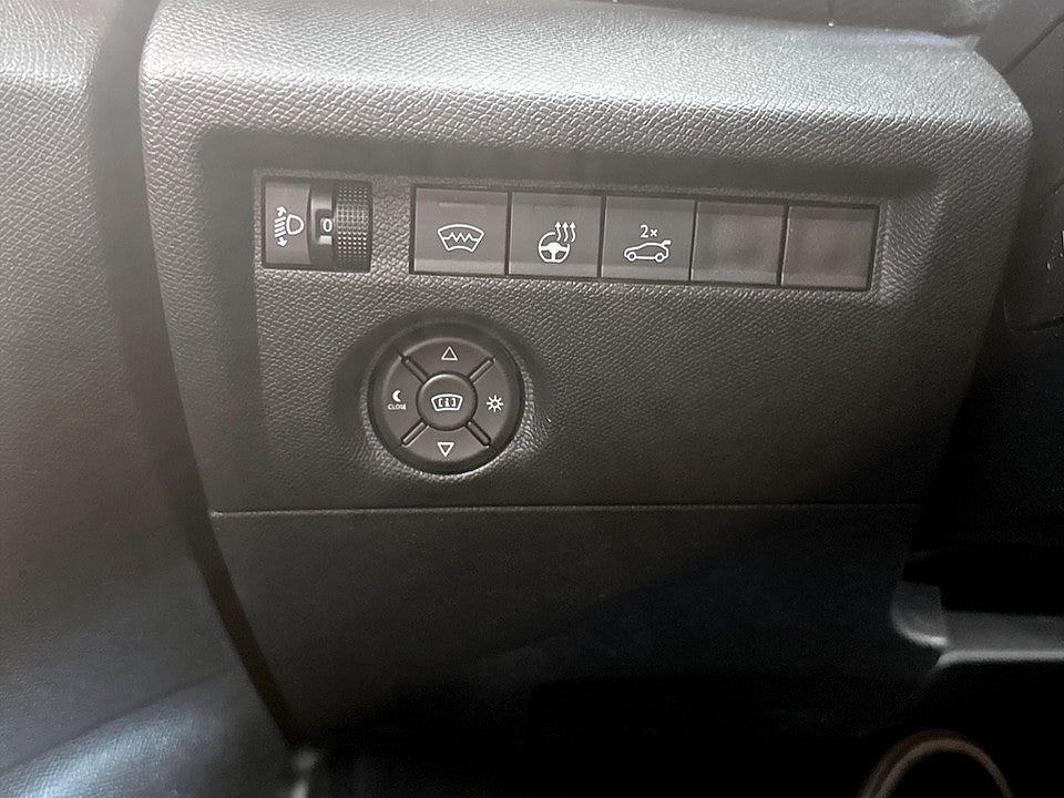 Bild på Citroën C4-X Shine 1.2 PT 130hk Aut B-KAMERA CARPLAY