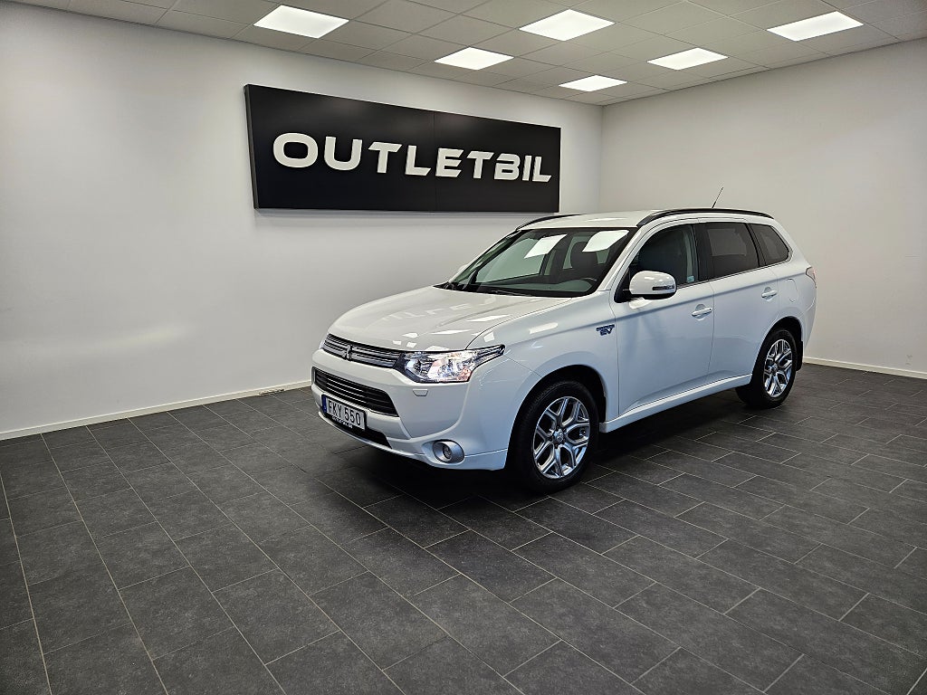 Mitsubishi Outlander PHEV Laddhybrid CVT Business Navi Drag