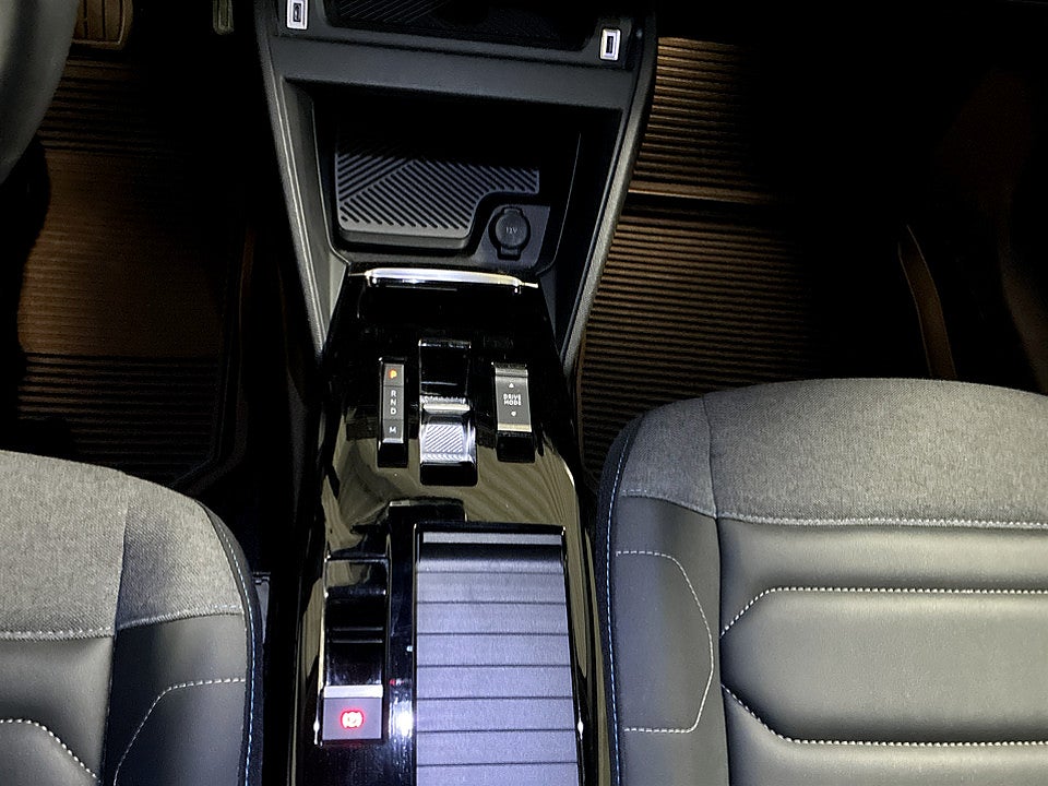 Bild på Citroën C4-X Shine 1.2 PT 130hk Aut B-KAMERA RATTVÄRME