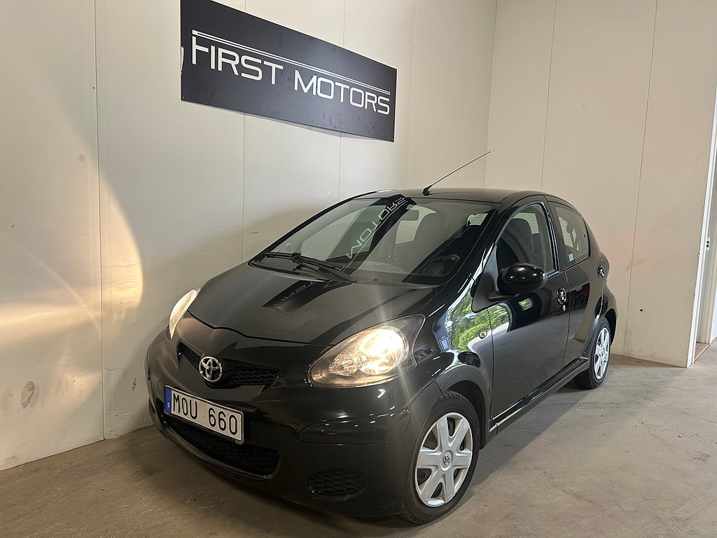 Toyota Aygo 5-dörrar 1.0 VVT-i Nyservad//Nyservad
