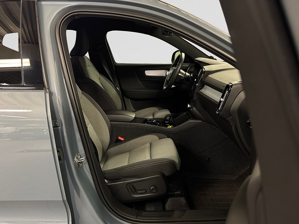 Volvo XC40 Recharge T4 211hk Plus Dark Drag 360-Kamera Elstolar bild 23
