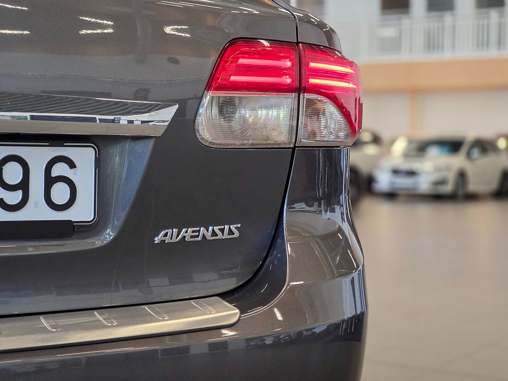 Toyota Avensis kombi 2.2 D-4D Executive / Drag / Skinn / Panorama /