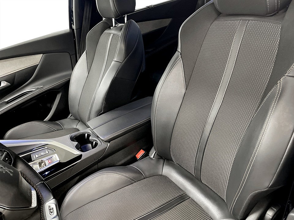 Bild på Peugeot 5008 GT 1.2 PT 130hk Aut 7-SITS B-KAMERA NAVI
