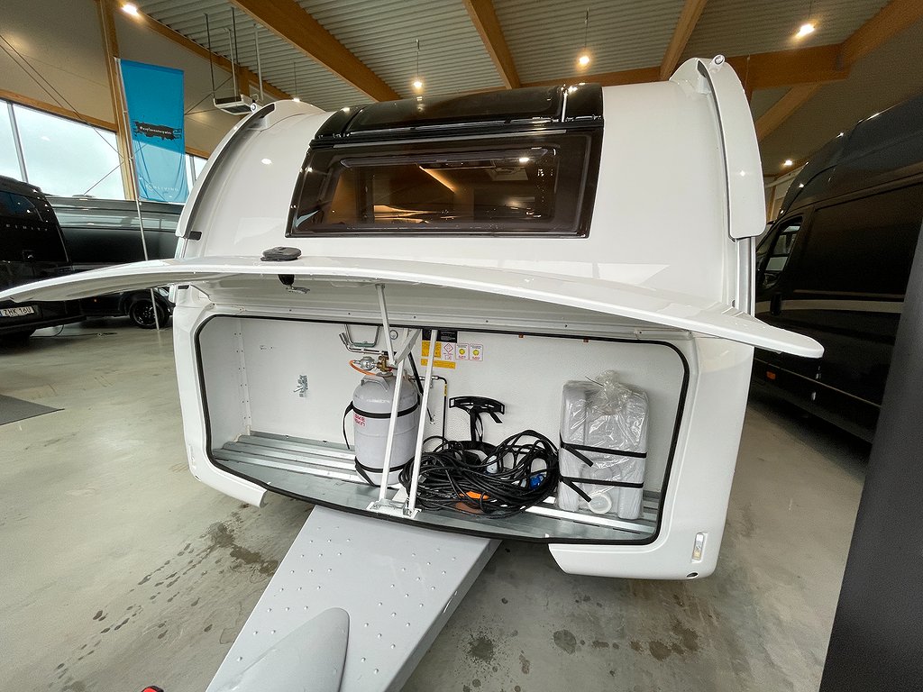 Adria Adora 613 HT / ALDE / Solcell / Långbäddar / Ugn - Adria