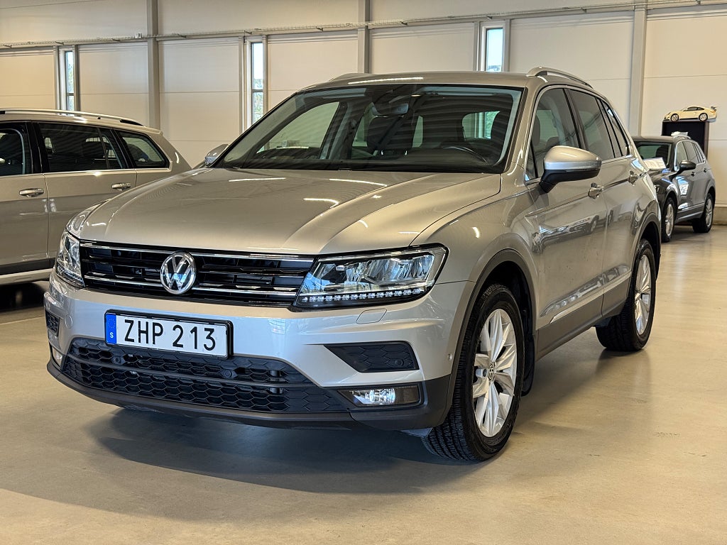 Volkswagen Tiguan 2.0 TDI AUT 4WD DRAG VÄRMARE KAMERA ELBAKLUCKA V-HJUL