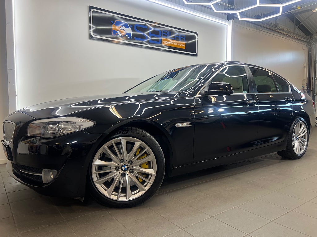 BMW 550I V8 4.4 408ch - BVA - CUIR - ACC - CAMÉRA DE RECUL - HI-FI PRO