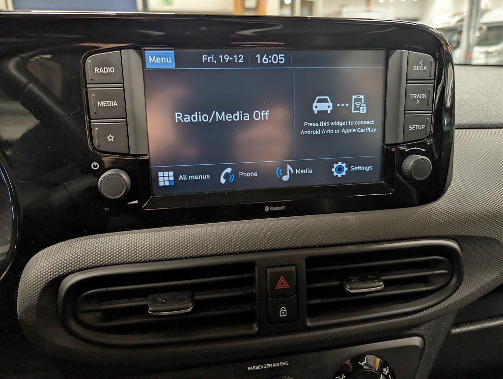 Hyundai i10 1.0 Essential Carplay/15" fälgar thumbnail