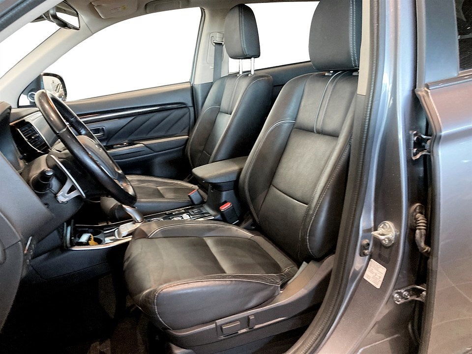 Bild på Mitsubishi Outlander Business PHEV 203hk Aut AWD - B-KAMERA,DRAG,ELSTOL