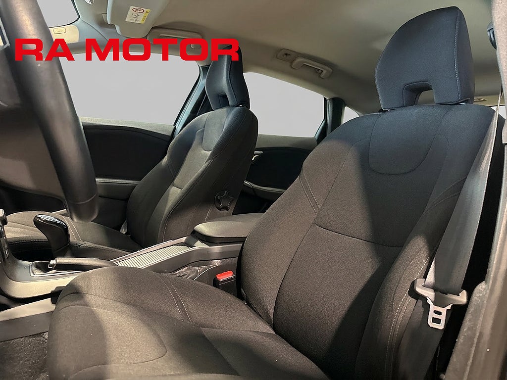 Volvo V40 T3 150hk Kinetic | Backsensorer | Drag | Värmare |