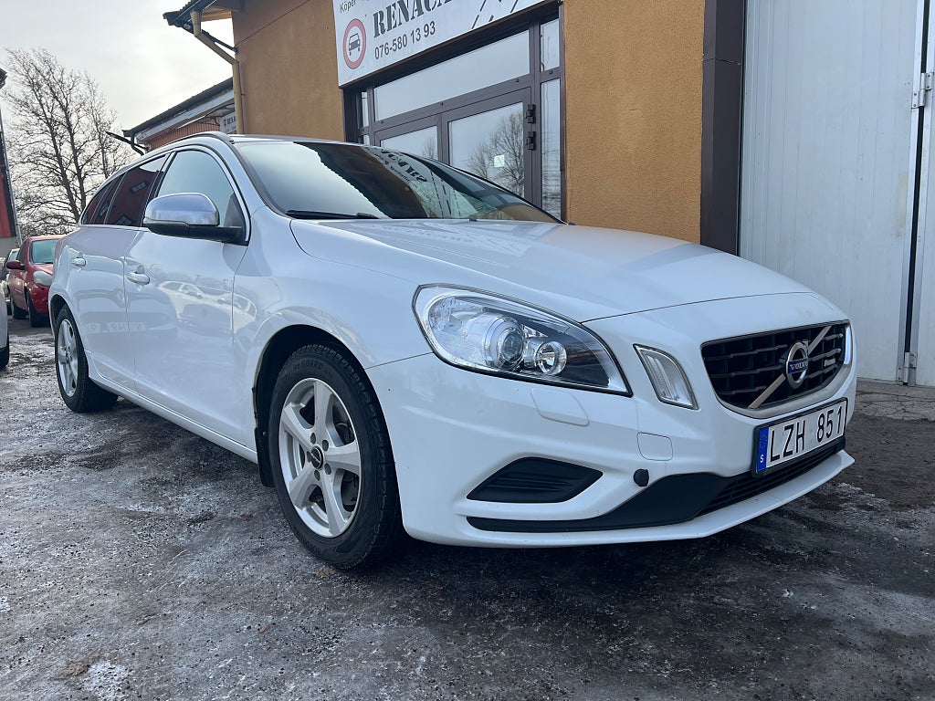 Volvo V60 T3 R-Design Bes Drag/Avb:-745 kr / mån
