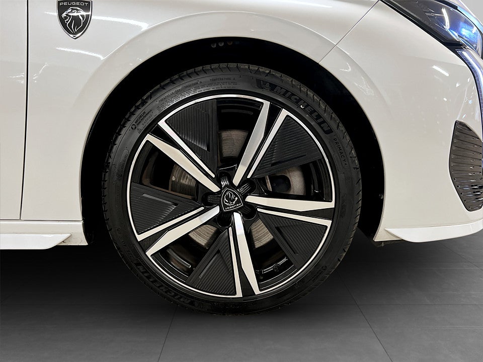 Bild på Peugeot 308 5D GT PHEV 225hk Aut PANORAMAGLASTAK HIFI FOCAL