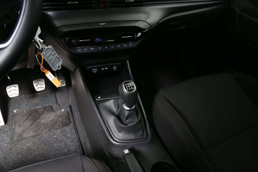 Hyundai Bayon 1,2 MPi Essential Kamera Leasbar CarPlay 2025