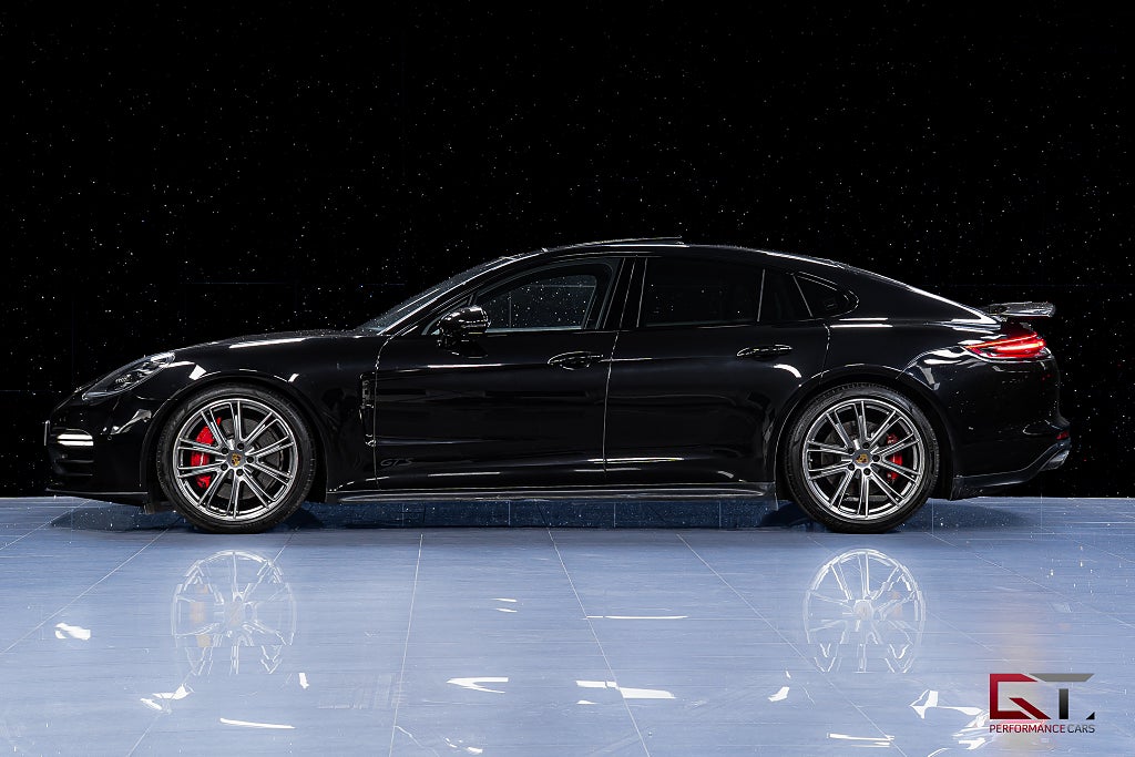 Porsche Panamera GTS MOMS SportDesign Pano Sportavgassystem 18-väg BOSE