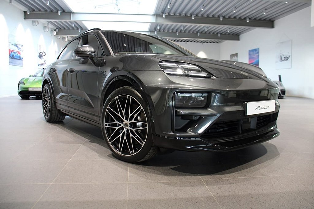 Porsche Macan Turbo Electric