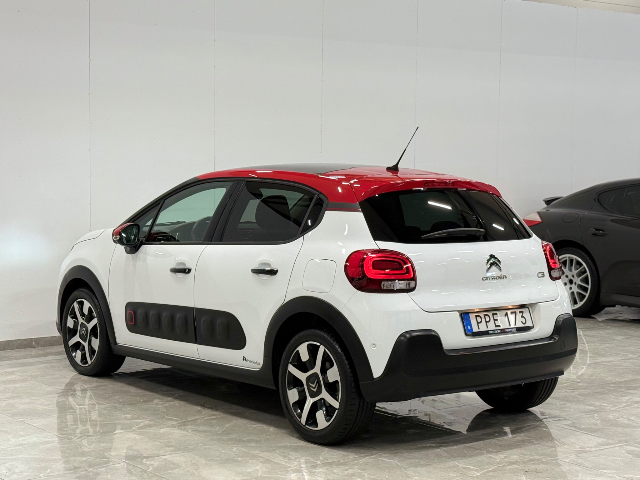 Citroen C3 1.2 PureTech 110 EAT 2017, bild 3/51