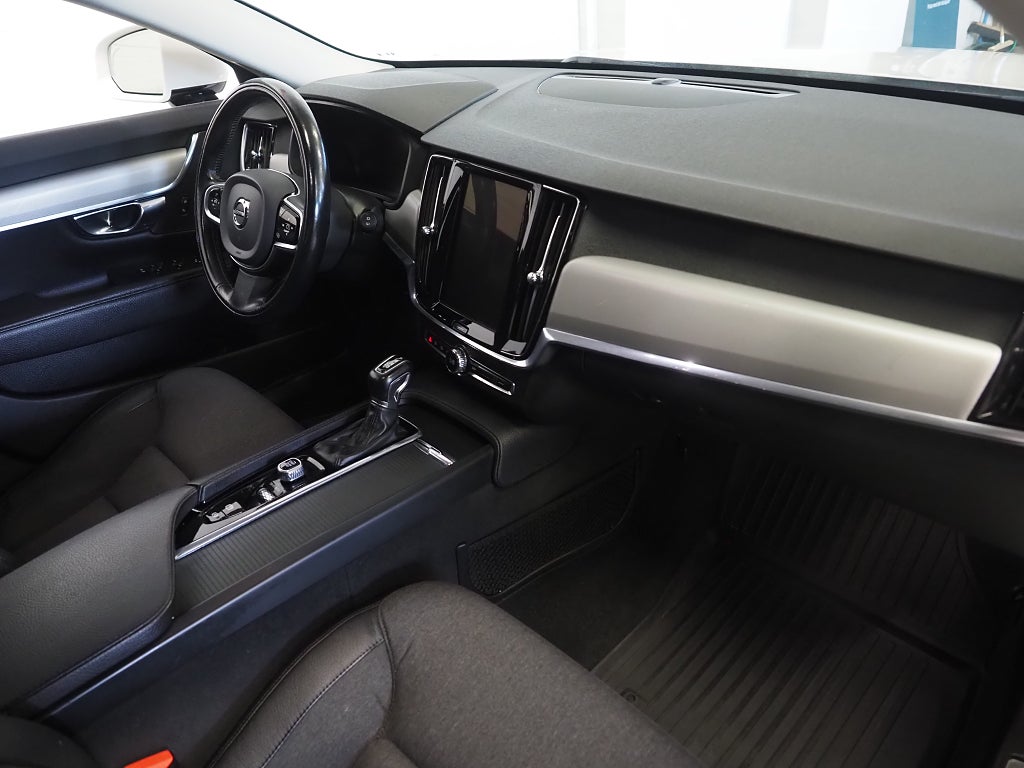 Volvo V90 D4 Geartronic Momentum Advanced Edition Drag Navi VOC 2021
