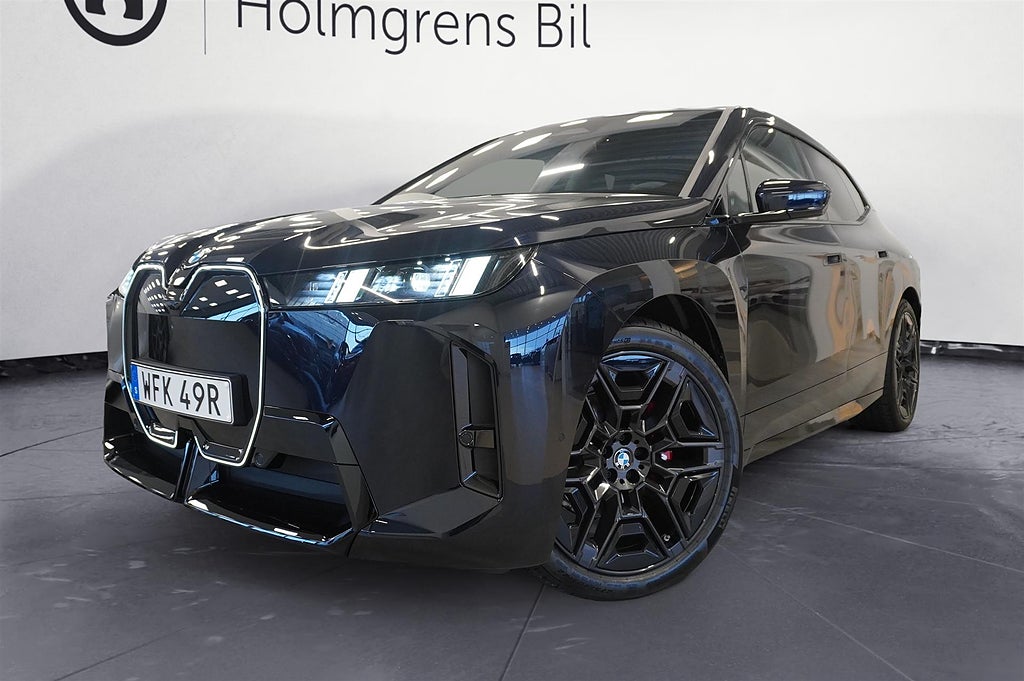 BMW iX xDrive45 Fully Charged M Sport Pro Ed Drag H K DA | Ränta 3,95%