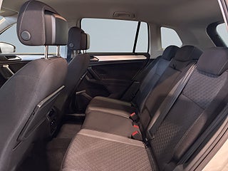 Volkswagen Tiguan 2.0 TSI OPF 4M R-Line Black Drag Värmare Kamera S&Vhjul – bild 11