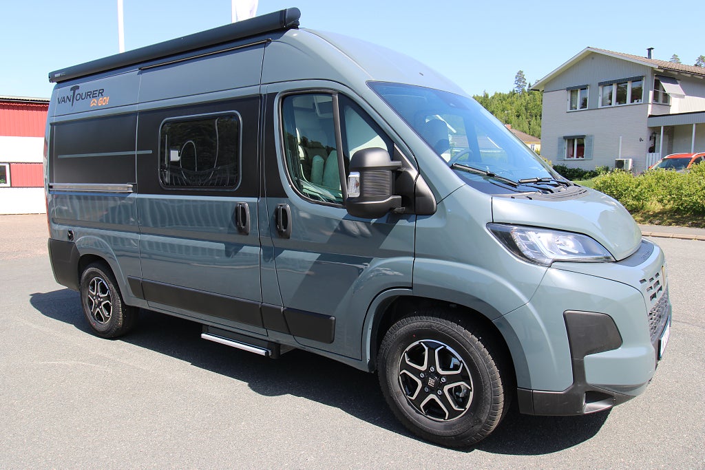 Knaus Vantourer 540 GO  Automat Våningsäng hissbar 2,2 Turbodiesel 140