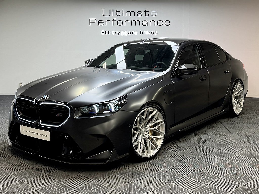 BMW M5 Ultimate Package UNIK 22” Fälg Full SPEC 1100HK MOMS