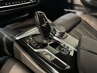 BMW 530e xDrive Touring M Sport Drag Skinn Pvärm H/K Kamera SoV – bild 22