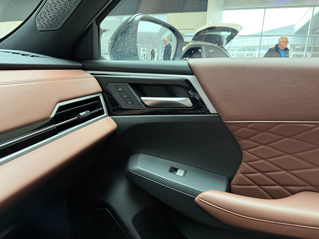 Mitsubishi Outlander INSTYLE PHEV EDITION 4WD  thumbnail