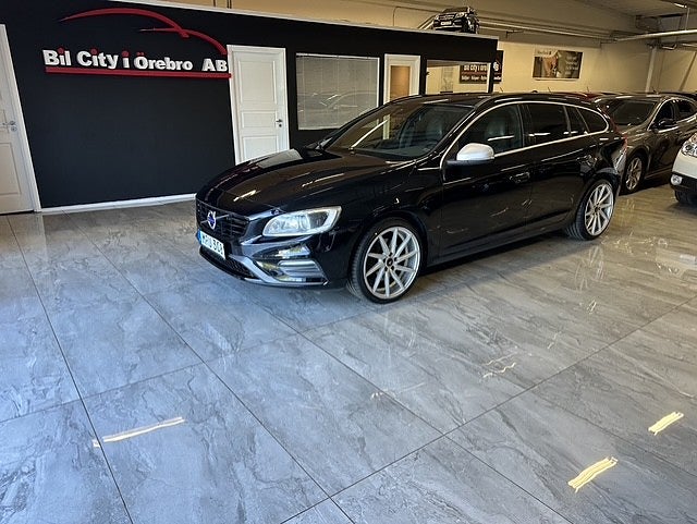 Volvo V60 D4 AWD Geartronic R-Design Business Edition / Nyservad