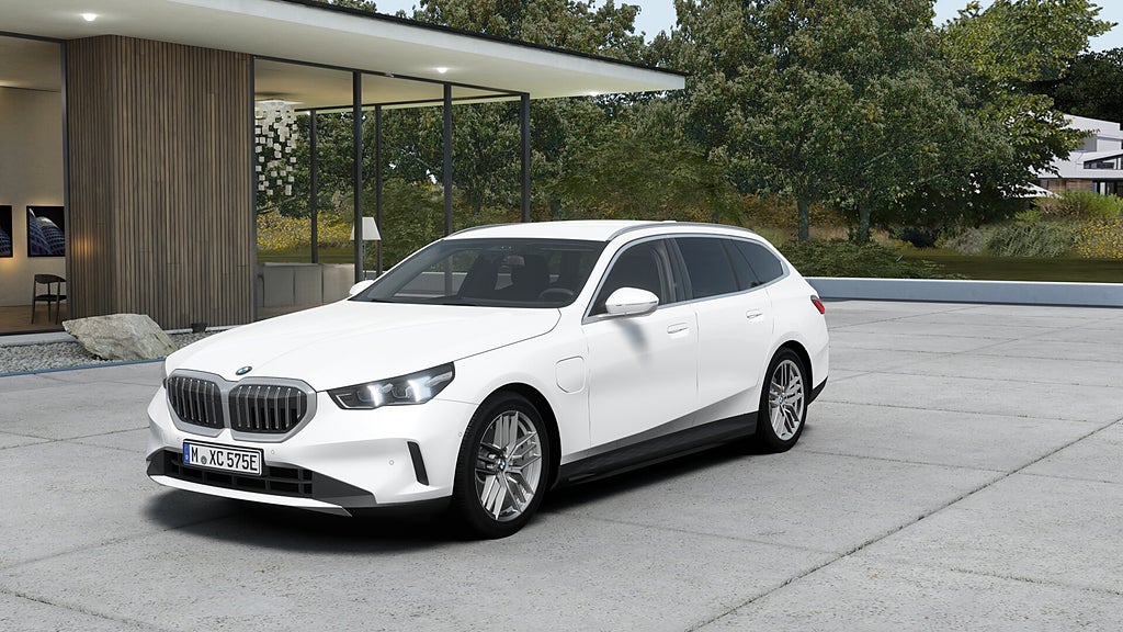 BMW 530e xDrive Touring Active Edition KAMPANJ fr. 579.900 kr 